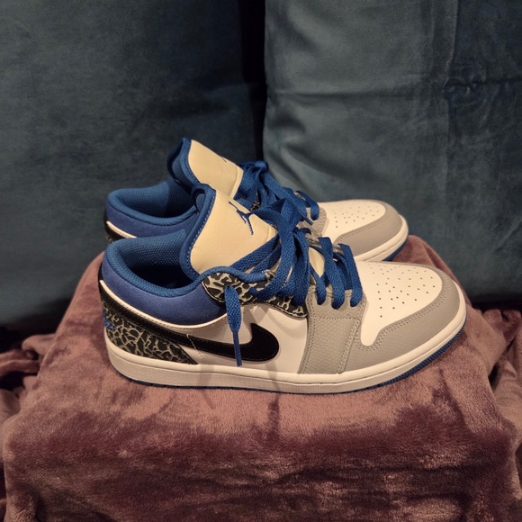 Jordan Other - Air Jordan 1 Low SE 'True Blue' - Men's Size: 7/ Women's Size: 8.5